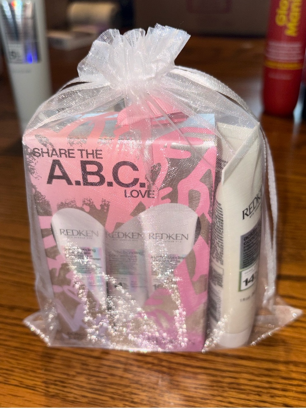Redken Acidic Bonding Concentrate Holiday Mini and Extra Samples - Picture 6 of 7